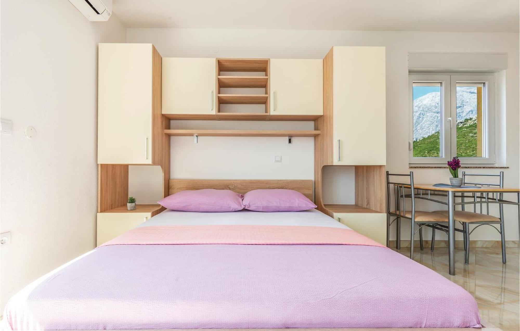 Gorgeous Apartment In Krvavica With Kitchen エクステリア 写真